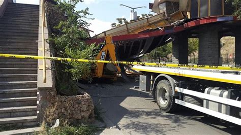 A­n­k­a­r­a­­d­a­ ­K­a­m­y­o­n­u­n­ ­Ç­a­r­p­t­ı­ğ­ı­ ­Ü­s­t­ ­G­e­ç­i­t­ ­Ç­ö­k­t­ü­